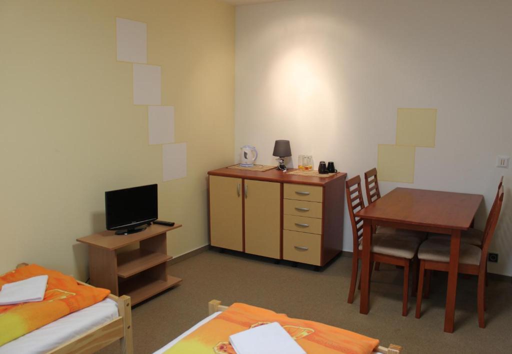 Rockhill Dacice Hotel Стая снимка